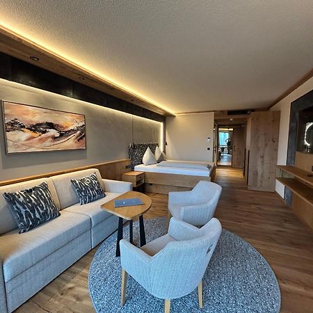 Hotel Koeniggut Wals-Siezenheim ภายนอก รูปภาพ