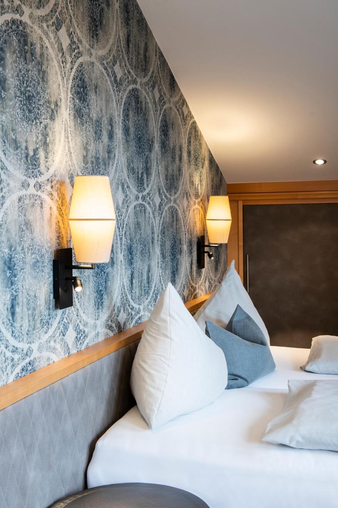 Hotel Koeniggut Wals-Siezenheim ภายนอก รูปภาพ