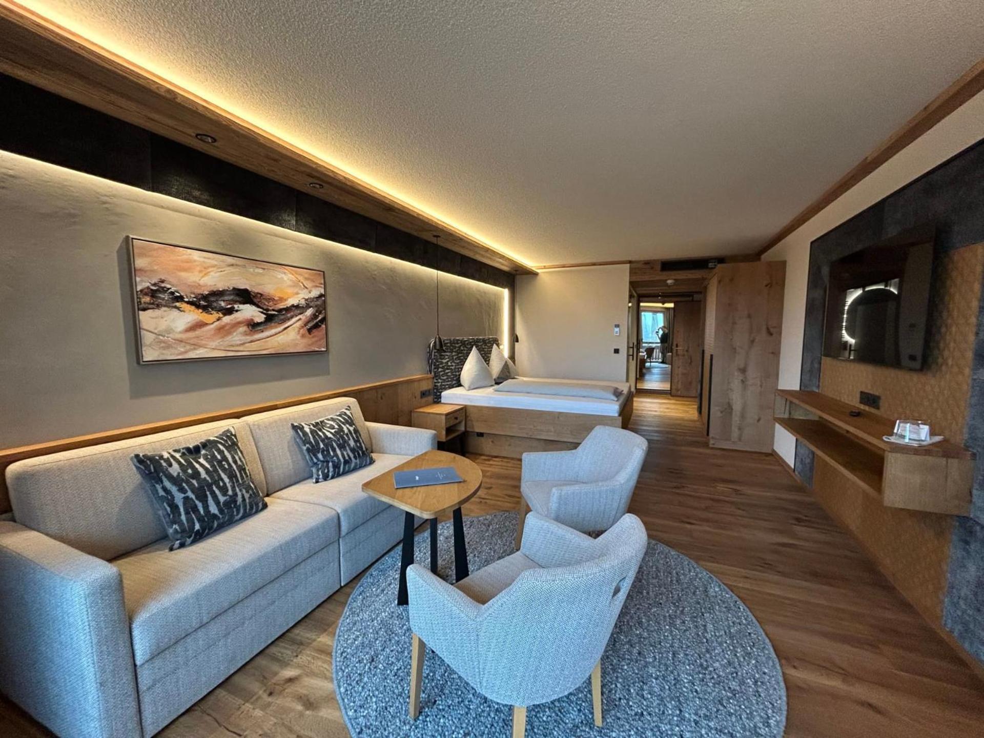 Hotel Koeniggut Wals-Siezenheim ภายนอก รูปภาพ