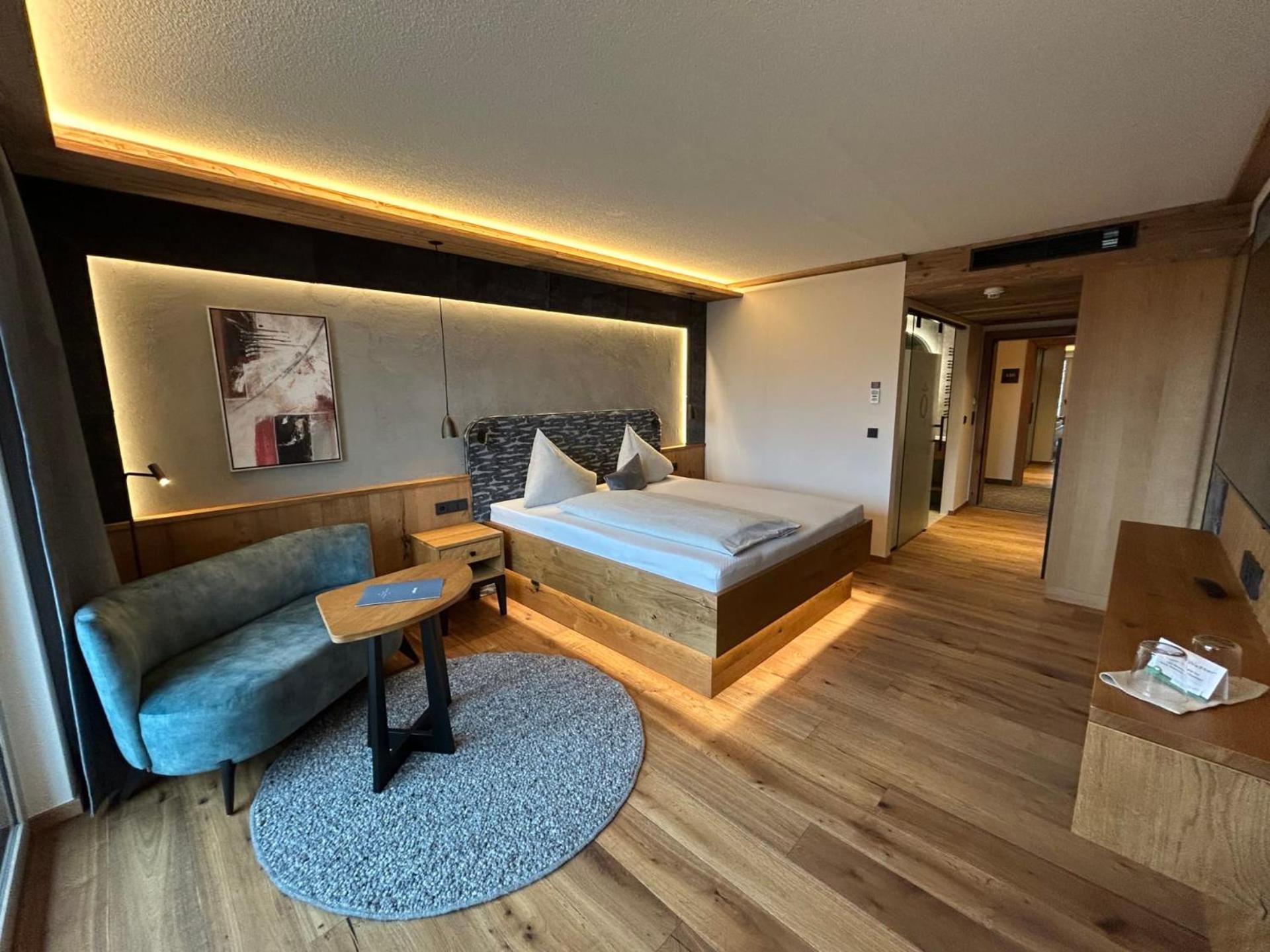 Hotel Koeniggut Wals-Siezenheim ภายนอก รูปภาพ