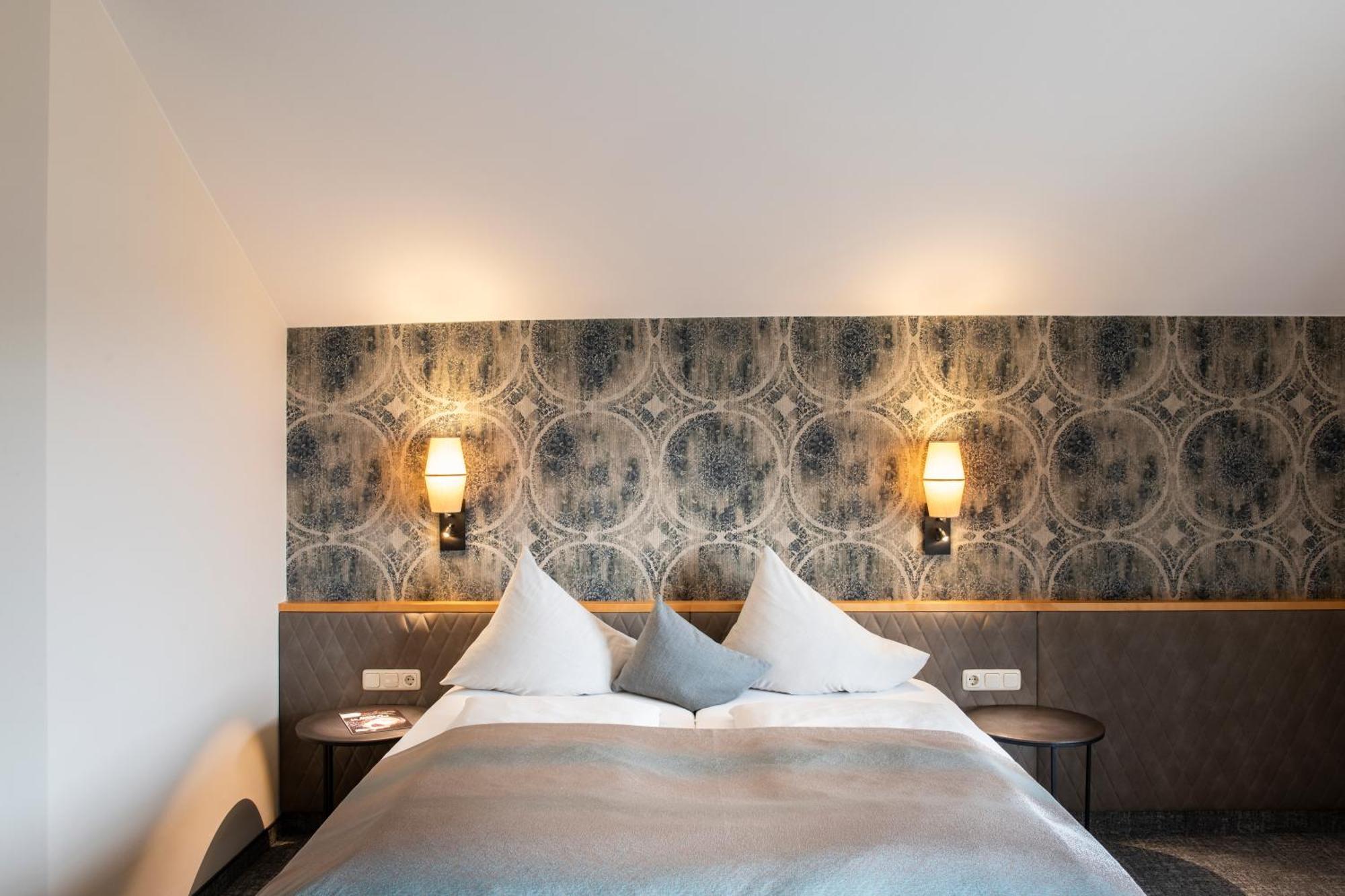 Hotel Koeniggut Wals-Siezenheim ภายนอก รูปภาพ