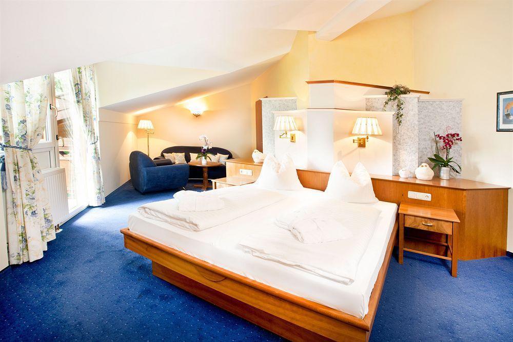 Hotel Koeniggut Wals-Siezenheim ภายนอก รูปภาพ