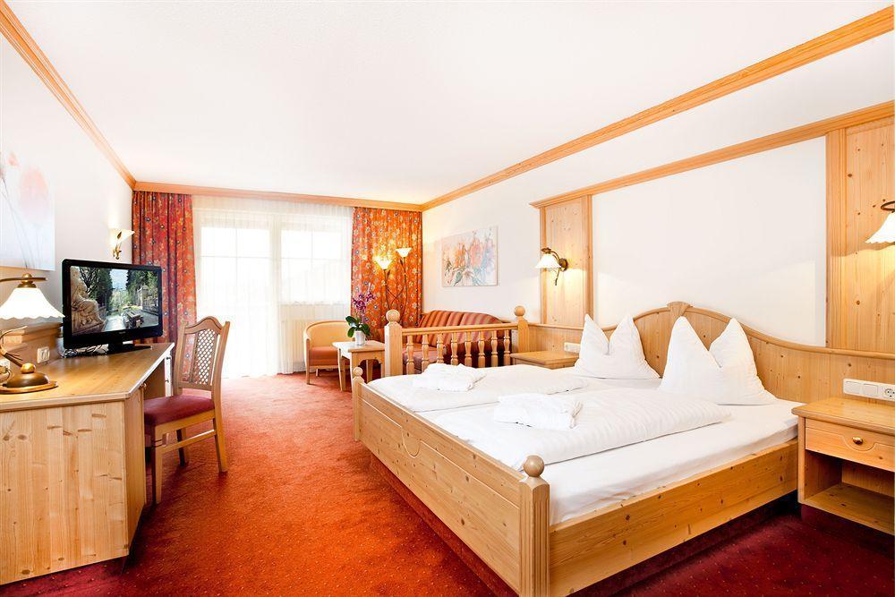 Hotel Koeniggut Wals-Siezenheim ภายนอก รูปภาพ