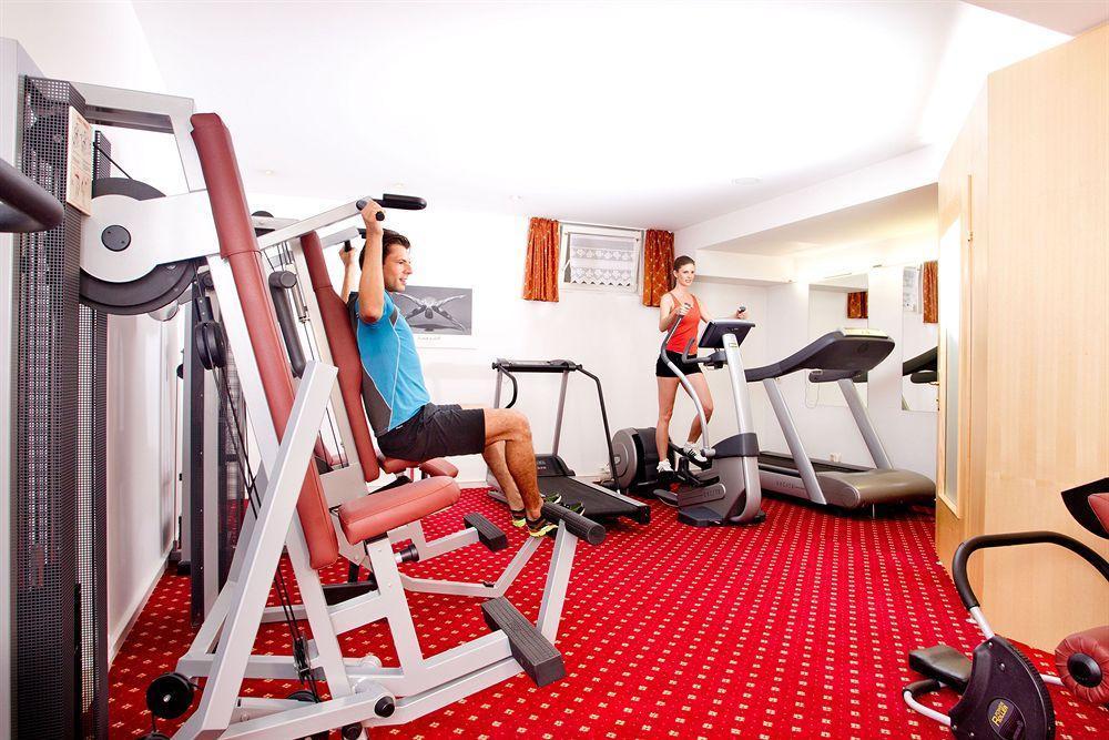 Hotel Koeniggut Wals-Siezenheim ภายนอก รูปภาพ